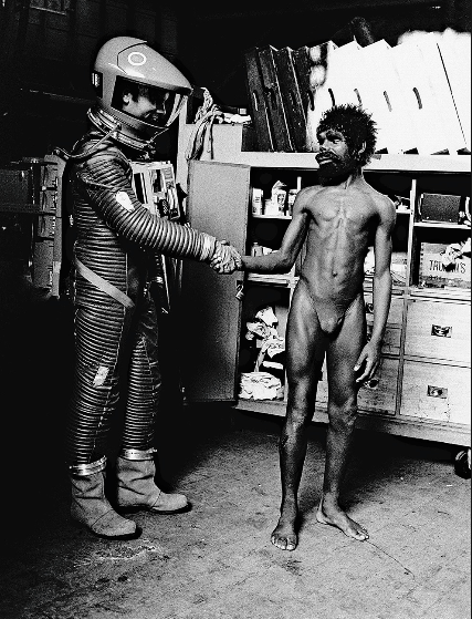 2001 - Behind the scenes.png